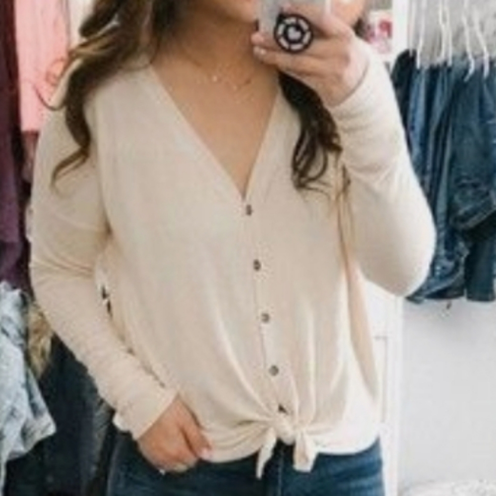 Abercrombie top button up tie front vneck long sleeve cream oatmeal M